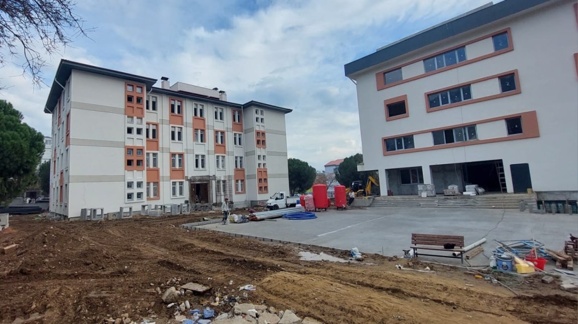 Bayındır Muzaffer Tuzcuoğlu Anadolu İmam Hatip Lisesi Fotoğrafı